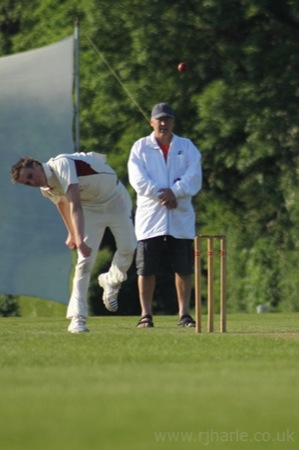 Harpenden's Left-Armer Pushes One Through