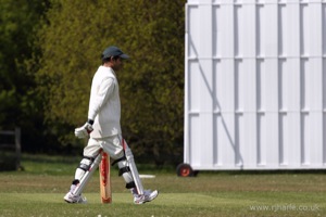 Amit Strolls to the Crease