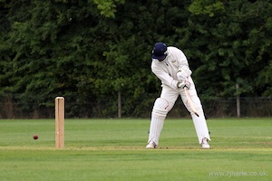 Amir Jams Out a Yorker